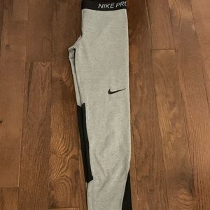 Kids Nike pro leggings, with black mess bottom